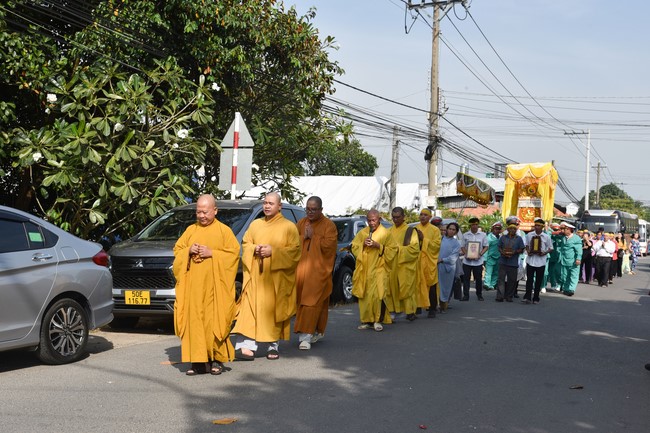 Visiting Late female Novice Thich Nu Phuc Tho Funeral in Bình Dương
